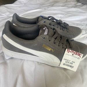 PUMA Women sneakers shoes NWT! Gray 6.5